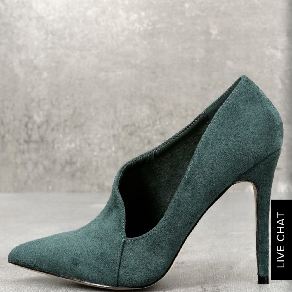 Lulu’s Green Suede Pumps